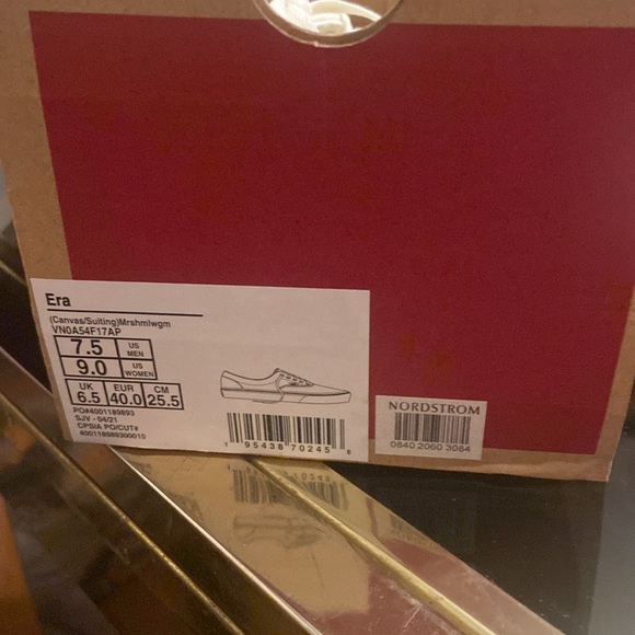 Brand New Vans.  Purchased at Nordstroms, never worn. - Picture 4 of 4